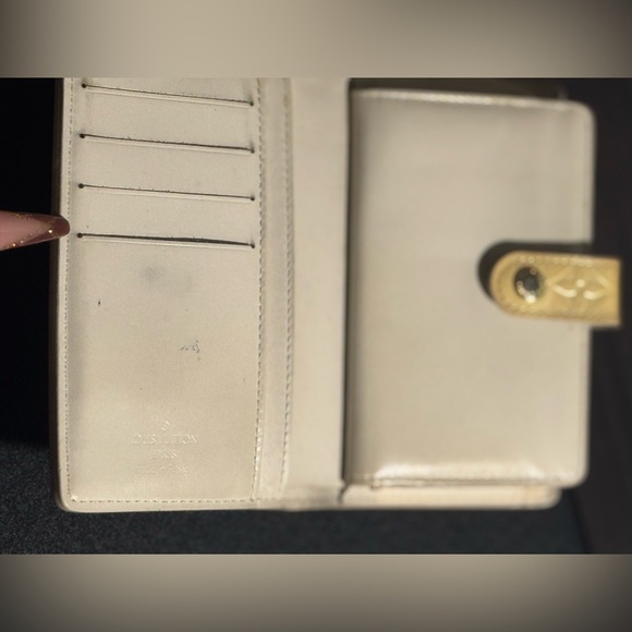 🌞🎉EUC Louis Vuitton Kiss Lock Wallet Coin purse Vernis Authentic-code MI0027. - Picture 4 of 12